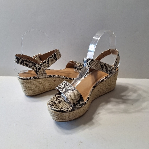 Lane Bryant Cream Black Snakeskin Mobwife Retro Strappy Platform Wedges Size 7W - Picture 6 of 15